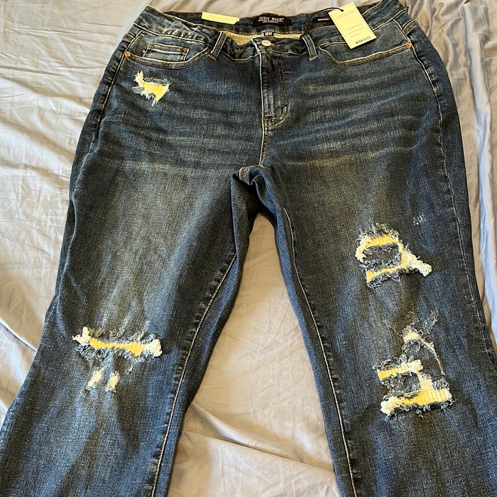 NWT Judy Blue sz 18 mid rise boyfriend jeans with thermal patch